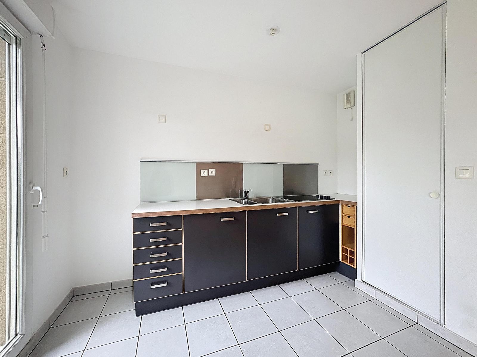 4_00004-14019540829435476811