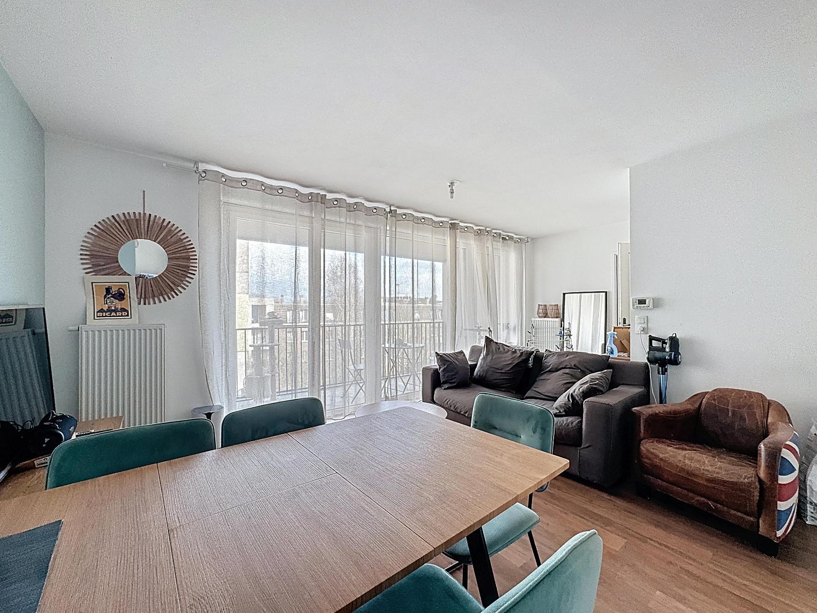 b32_00003-3092715755379648181