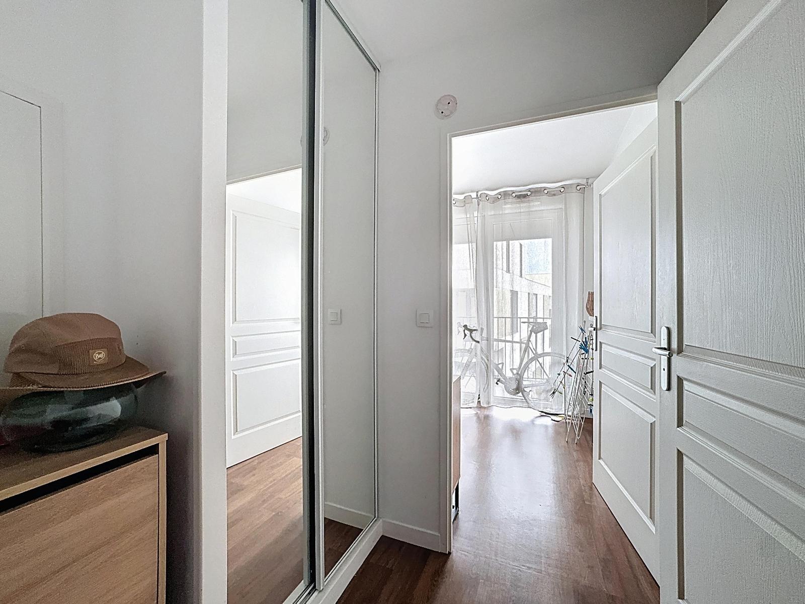 b32_00009-1126221185400943939